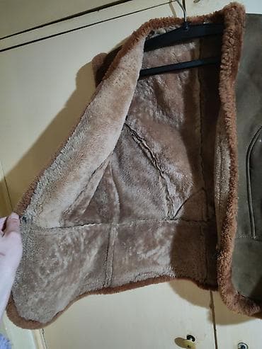 Ženska prsluk-jerkin od prirodnog krzna/velura (shearling) - Model