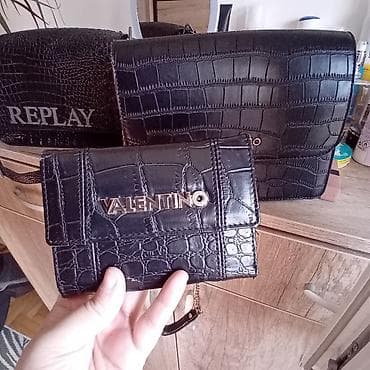 sanel torbe: Valentino torbica – crna, efekt krokodilske kože. Dobija se i novcanik — 1