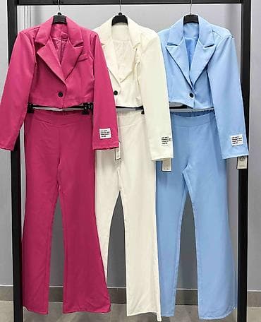 Haljine: Kompleti
Cena 3600
Uni vel.
V30 — 5