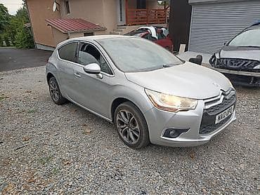 car serbia: Citroën DS4, srebrna metalik boja, hečbek sa 5 vrata. Delovi na — 2