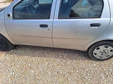 nodi auto: FIAT PUNTO 3 VRATA KOD BOJE 647 | Ostala su samo zadnja leva na — 3