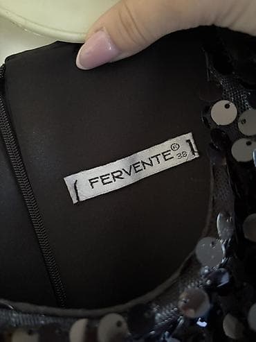 Dresses: Fervente haljina, veličina 38. - Elegantna večernja haljina u crnoj — 3