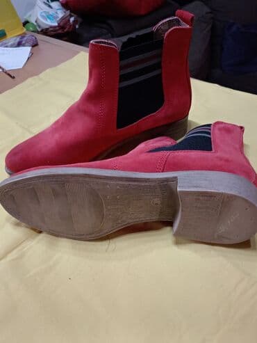 ženske haljine za svaki dan: Braon čizmice br. 40,sve koža,1900 din nošene . Crvene — 7