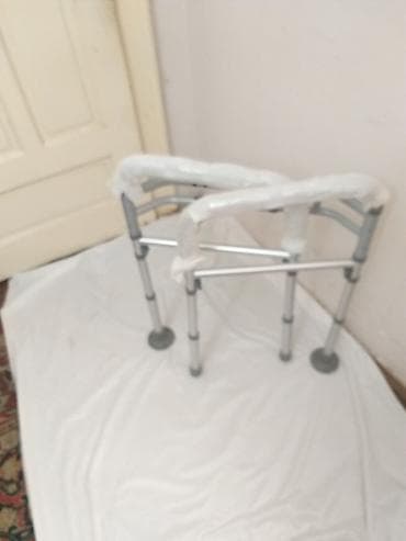 polovne medicinske torbe: Aluminijumska hodalica-setalica bez tockova, doneta iz Svajcarske — 7