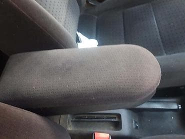 NASLON ZA RUKE ZA VOLKSWAGEN GOLF 4 | Naslon za ruke za Golfa 4 na lalafo.rs NASLON ZA RUKE ZA VOLKSWAGEN GOLF 4 | Naslon za ruke za Golfa 4