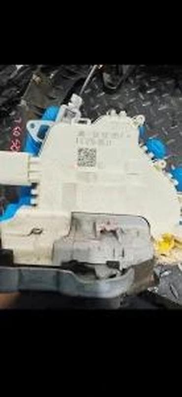audi 100 2.8: AUDI Q5 6 DELOVI BRAVA U VRATIMA 8J1837015F | Audi q5 2.0 3.0 tdi  — 1
