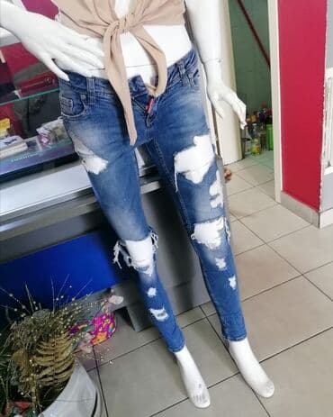 push up pantalone: Farmerice disqvared
vel 26
kao nove
povoljno — 6