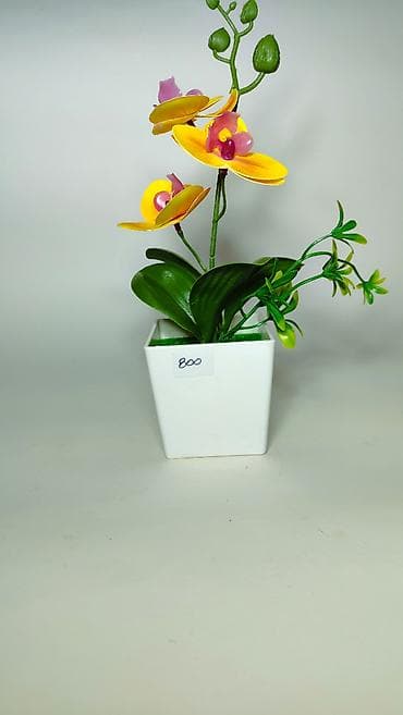 komode za spavaću sobu: Dekorativna veštačka orhideja u saksiji - Realistična žuta orhideja — 1