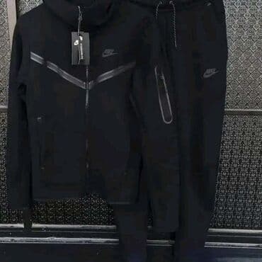 muške rukavice h m: 3300 din
s,m,l,xl,2xl — 1