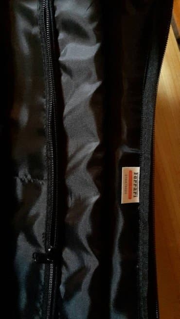 lap top kupujem: Nova torba za lap top,ferrari — 2
