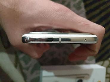 Prodajem Google Pixel 8 Pro 12GB RAM / 128GB memorija Telefon je