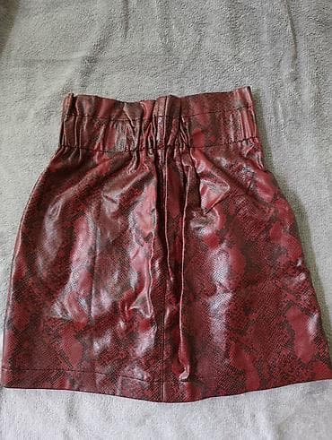 bata mane dimitrovgrad: Crvena mini suknja sa efektom zmijske kože - Materijal: veštačka koža — 3