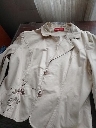 dzemper na engleskom: Ženska bež jakna D.A.M - Elegantna kratka jakna u bež boji - Brend — 2