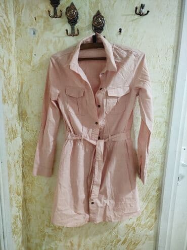 Košulja-haljina u nežno pink boji - Model: košulja-haljina do iznad