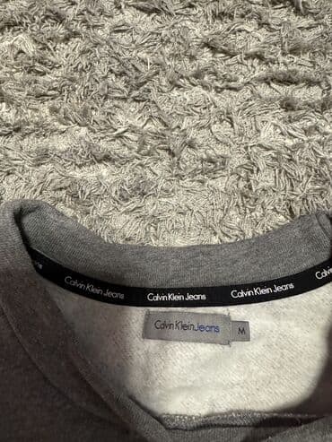 3 decembar duks: Calvin Klein, M (EU 38), L (EU 40), Print, color - Grey — 2