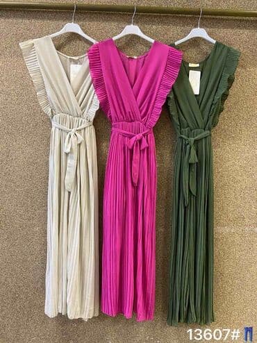 plisirani kombinezon: Plisirani kombinezon 2400 r.d — 2