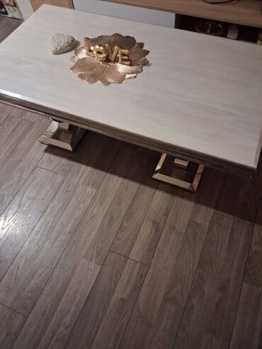 Furniture: Pravougaoni stočić za kafu sa pločom u bež boji i sivim detaljima — 1