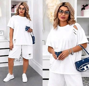 berška: Dvodelnj set za punije dame,oversize majica i bermude. - Model — 2