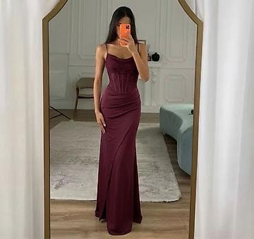 ar max: Elegantna duga haljina sa korset gornjim delom
3200 din
s m l — 6