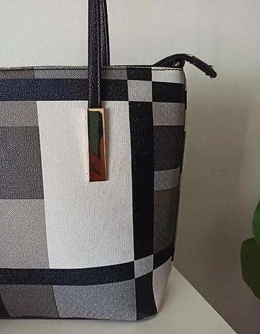 tn sandale: Torba je licno moja Lepo ocuvana, nema duzi kais. Nikad nije ni imala — 9