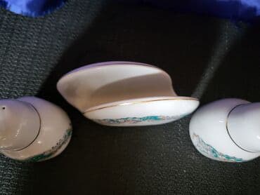 vojni set za jelo: Set nov salnik i drzac za salvete Apulum porcelan 70te.god. Nov set — 2