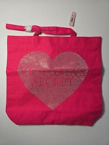 pvc torbe za plazu: Victoria`s Secret Pink Sequin Heart Canvas Torba

Dimenzije 40 x 38 cm — 2