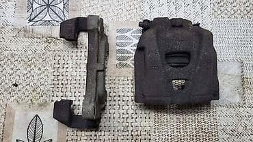 separator uljnih para univerzalni: KOČIONA KLEŠTA PREDNJA DESNA ZA AUDI A4 OD 2007. DO 2015. GOD. | — 2