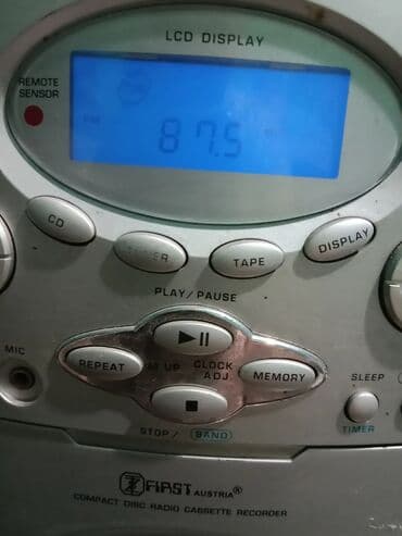 vinix radio: Mini linija, marke First, kupljena u Austriji. Ima CD plejer, radio — 2
