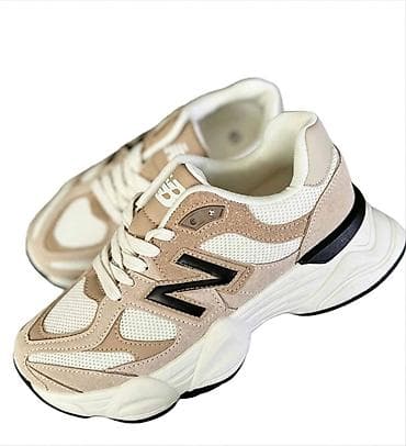 patike sa srcima: New Balance patike – bež/bele sa crnim “N” logoom - Model inspirisan — 1