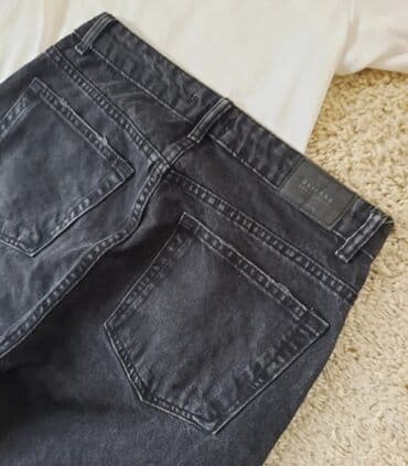 spavacice svilene: Bershka teksas crne farmerke farmerke su tamnije uživo. Odličan — 3