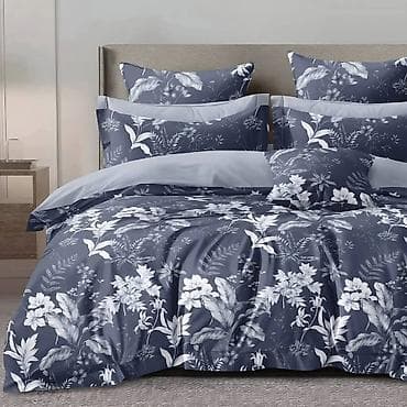 Prekrivač za krevet sa cvetnim dezenom, dostupan u sivim i belim