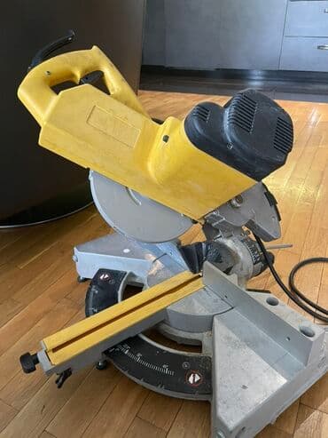elektromotor za cirkular: DeWalt električna kapna i ukošna testera (mitra testera) - — 2