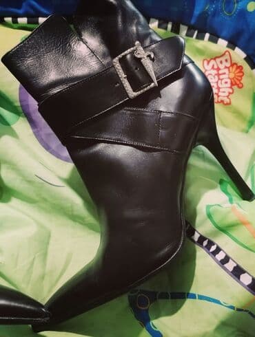 mokasine ženske kozne: Ankle boots, Cesare Paciotti, 36.5 — 10