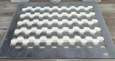 Tepih 180x120cm
Cena: 7200 din