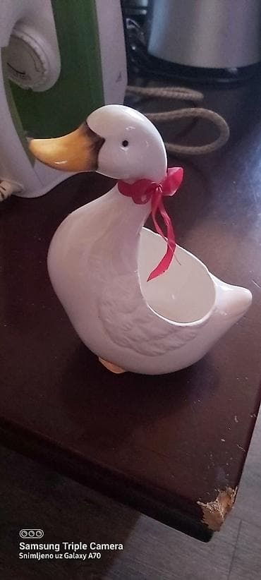 Dekorativni set – 3 komada 1) Keramička figura/poklon posudica u na lalafo.rs Dekorativni set – 3 komada 1) Keramička figura/poklon posudica u