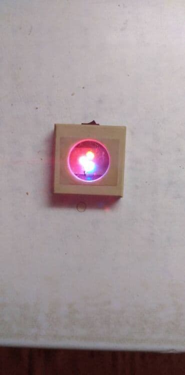 aparat za brijanje philips: Led diode plava/crvena/zuta trepcuce, radi na 3 baterije AG 13 1,5 V — 3