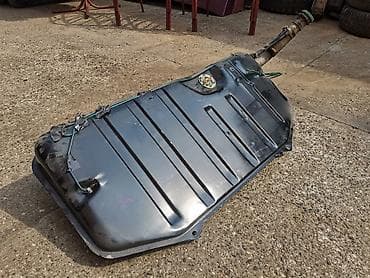 Rezervoar Lada 2121,21213 Niva br.5 . Polovno, ocuvano. Skinuto sa na lalafo.rs Rezervoar Lada 2121,21213 Niva br.5 . Polovno, ocuvano. Skinuto sa