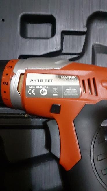 uglovka za beton: MATRIX AK18 SET – bežični aku-odvijač/bušilica u koferu - Model — 2