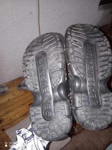 jednodelne pidzame h: Balenciaga x Crocs-style klompe/saboti – crne - Materijal: sintetička — 3