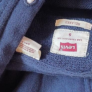 Headgear: Levi’s dukserica s kapuljačom – veličina S - Model: Relaxed fit - — 3