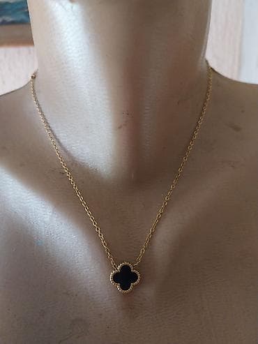 Set nakita – ogrlica i minđuše sa crnim detelina priveškom -
