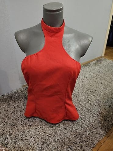 Elegantna majica laka za uklapanje