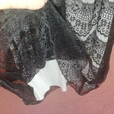 vunene haljine za punije: Elegantna haljina, sa crnom cipkom i belom postavom — 6