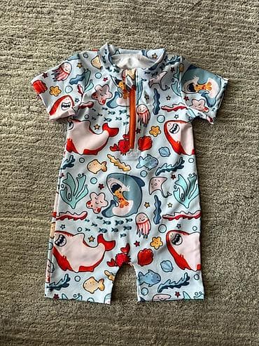 letnji kompleti za zene: Dečiji jednodijelni kupaći kostim sa kratkim rukavima (rashguard — 3