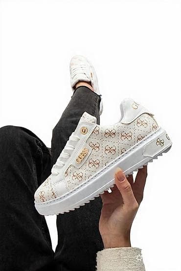 GUESS ženske patike – monogram print - Model: niske patike sa debelim