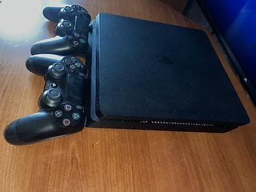 Računari, laptopovi i tableti: Sony PlayStation 4 Slim konzola + 2 DualShock bežični kontroleri IMA — 4