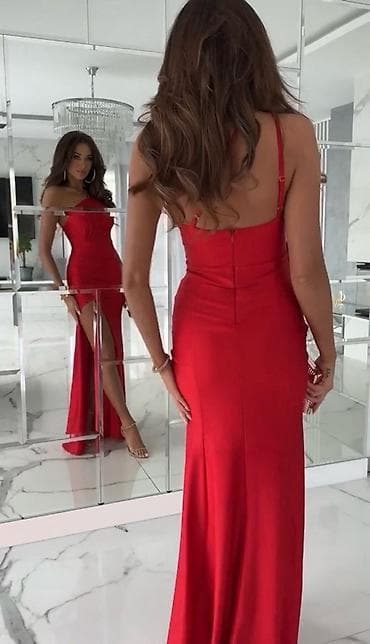 esprit beograd: 🔥Elegantna duga večernja haljina na jedno rame
✅s m l
🔥2700 din 🔥 — 2