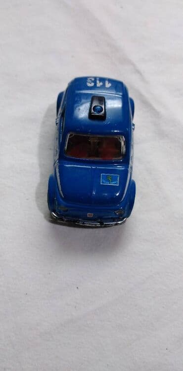 fiat punto igracka: Burago Fiat 500 Polizia China,malo izgreban — 2