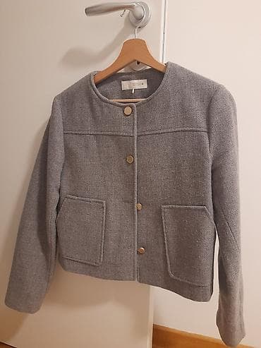 vogeli pantalone: Ženska kraća jakna/sako – siva Zara - Model: ravna silueta sa blago — 1