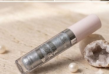 divna divna note: Essence Metal Shock tečni ruž za usne – srebrni, visokog sjaja - — 1